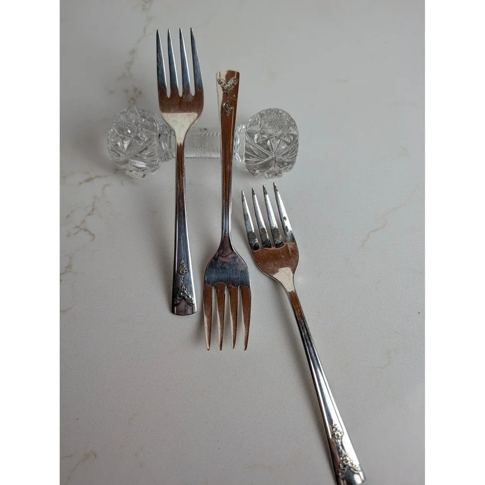 Vtg Holmes & Edwards Spring Garden 1949 Silverplate Salad Forks - Set of 3 As-Is